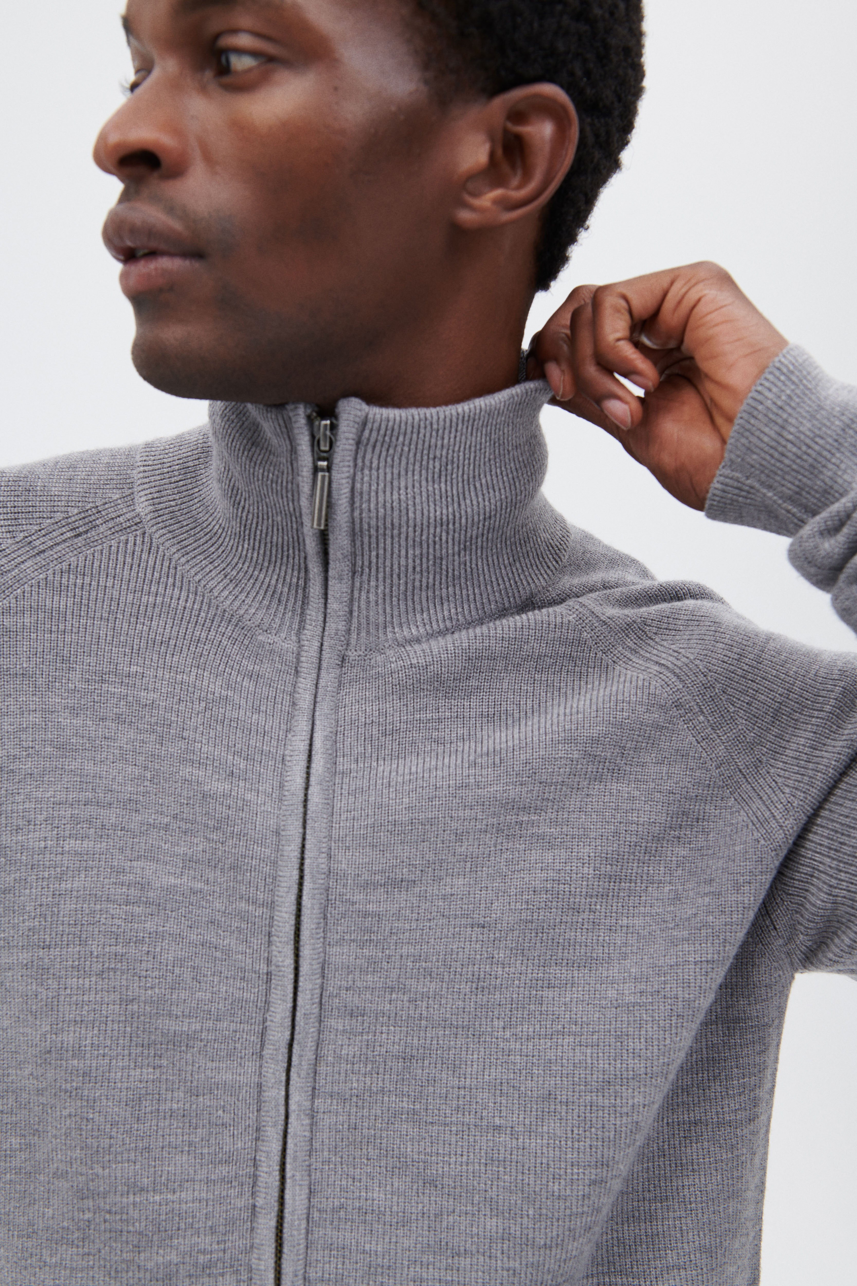 Extra Fine Merino Wool Zip-up Cardigan