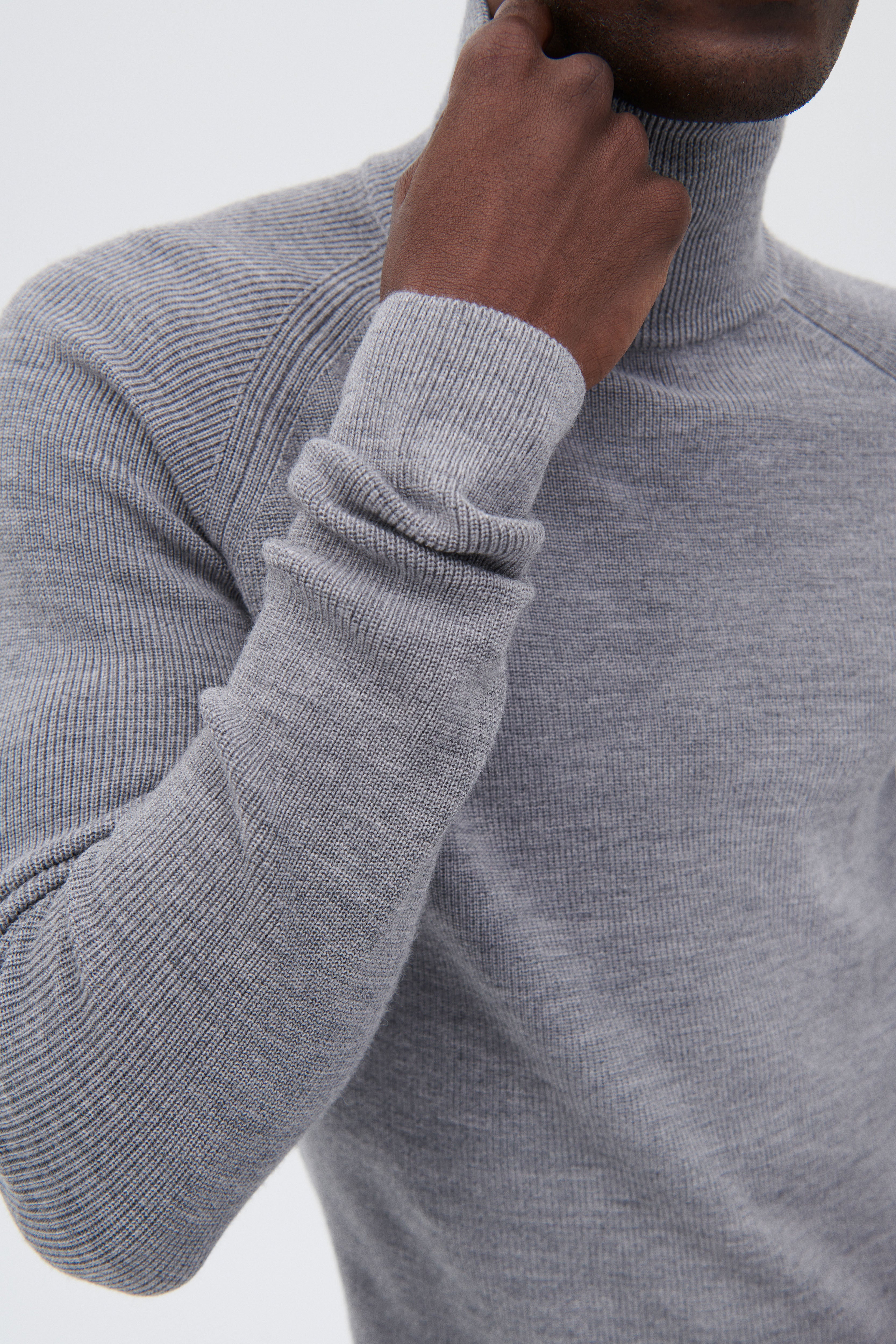 Extra Fine Merino Wool Mock Turtleneck Sweater