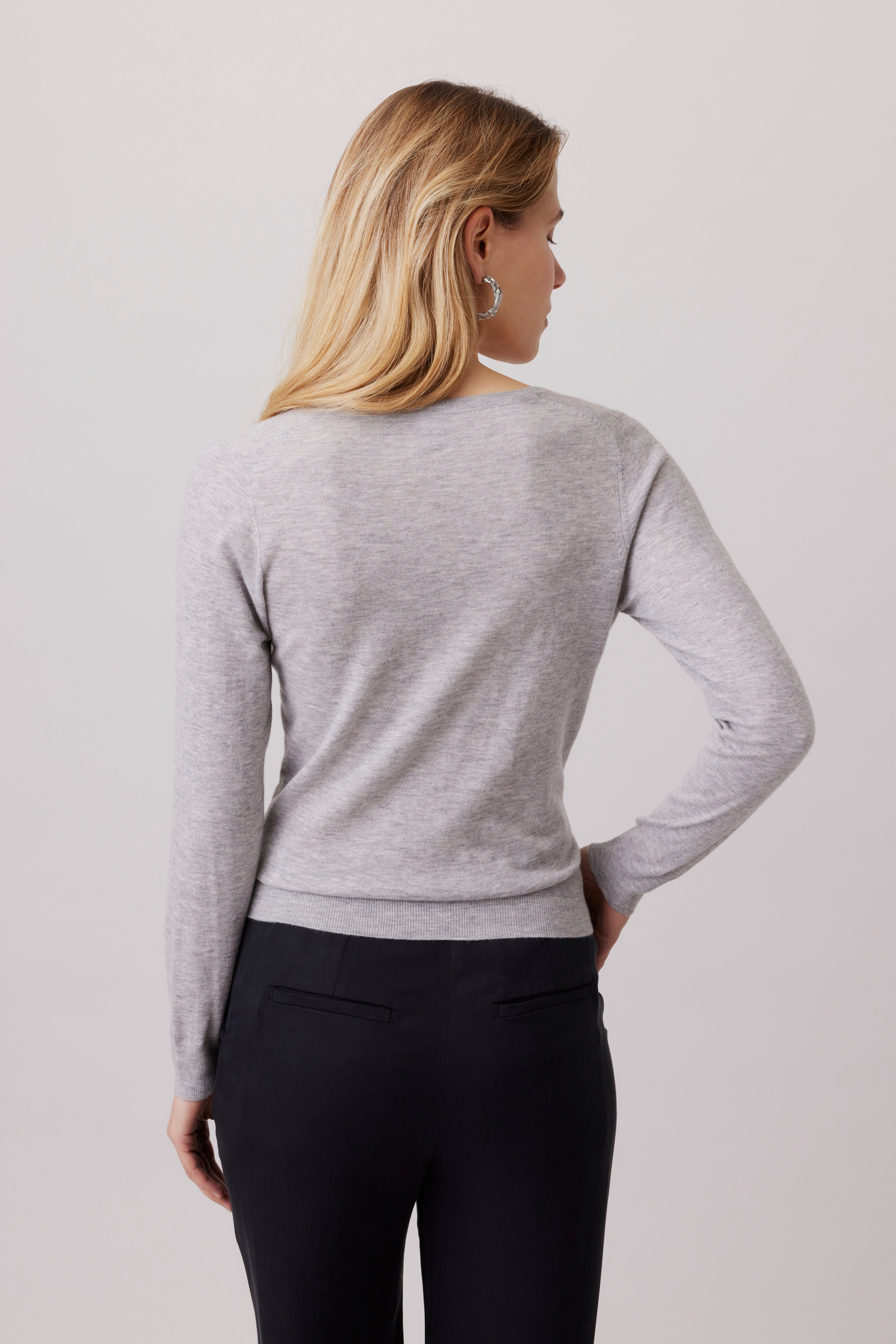 V-Pullover aus leichtem Cashmere