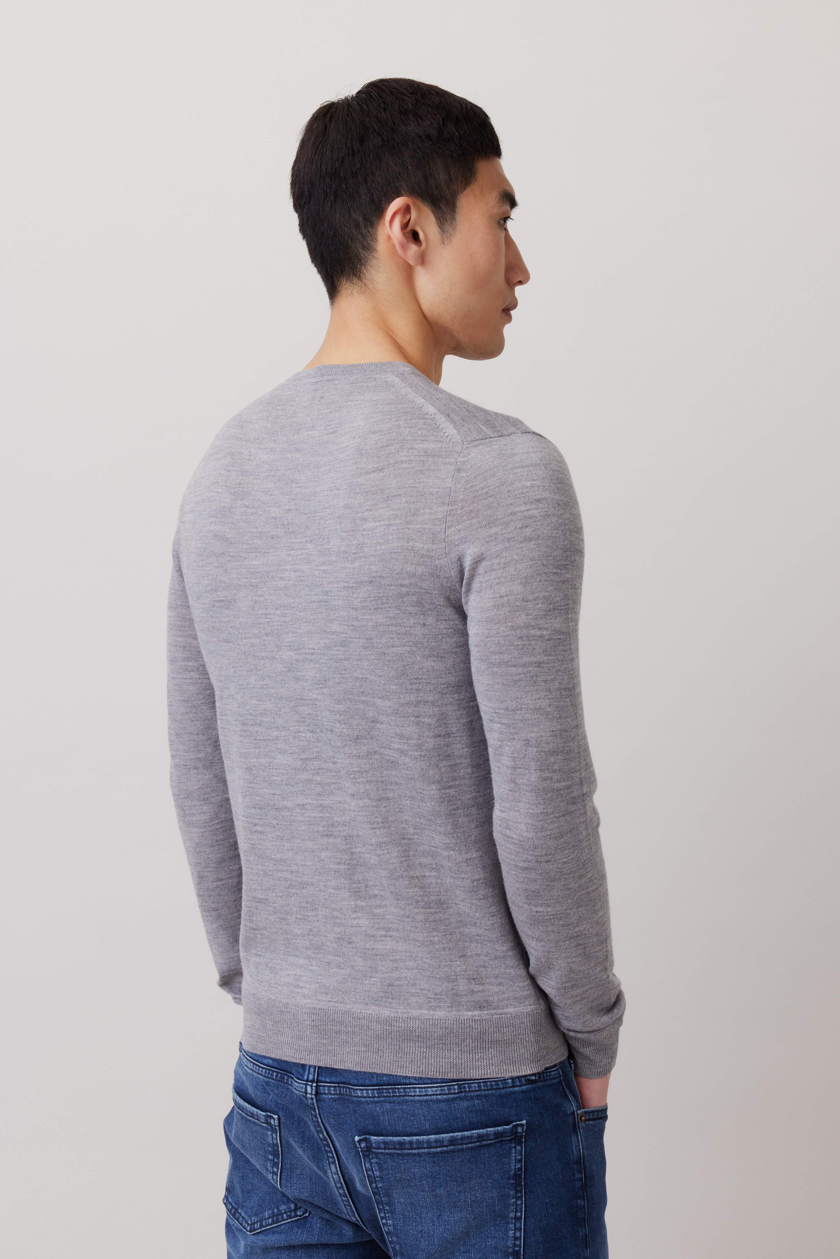 V-Pullover aus Merinowolle