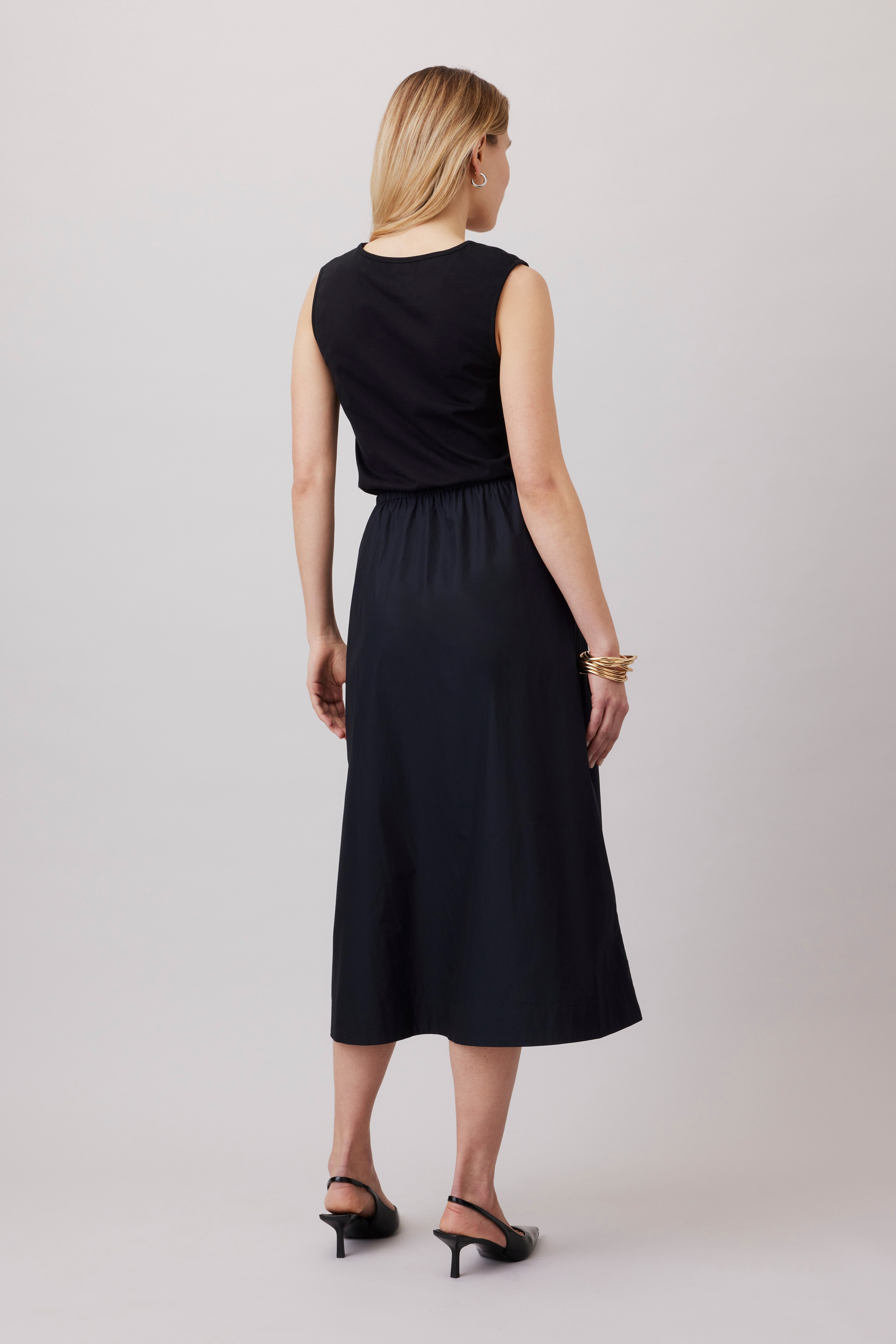 Tailliertes Midi-Kleid