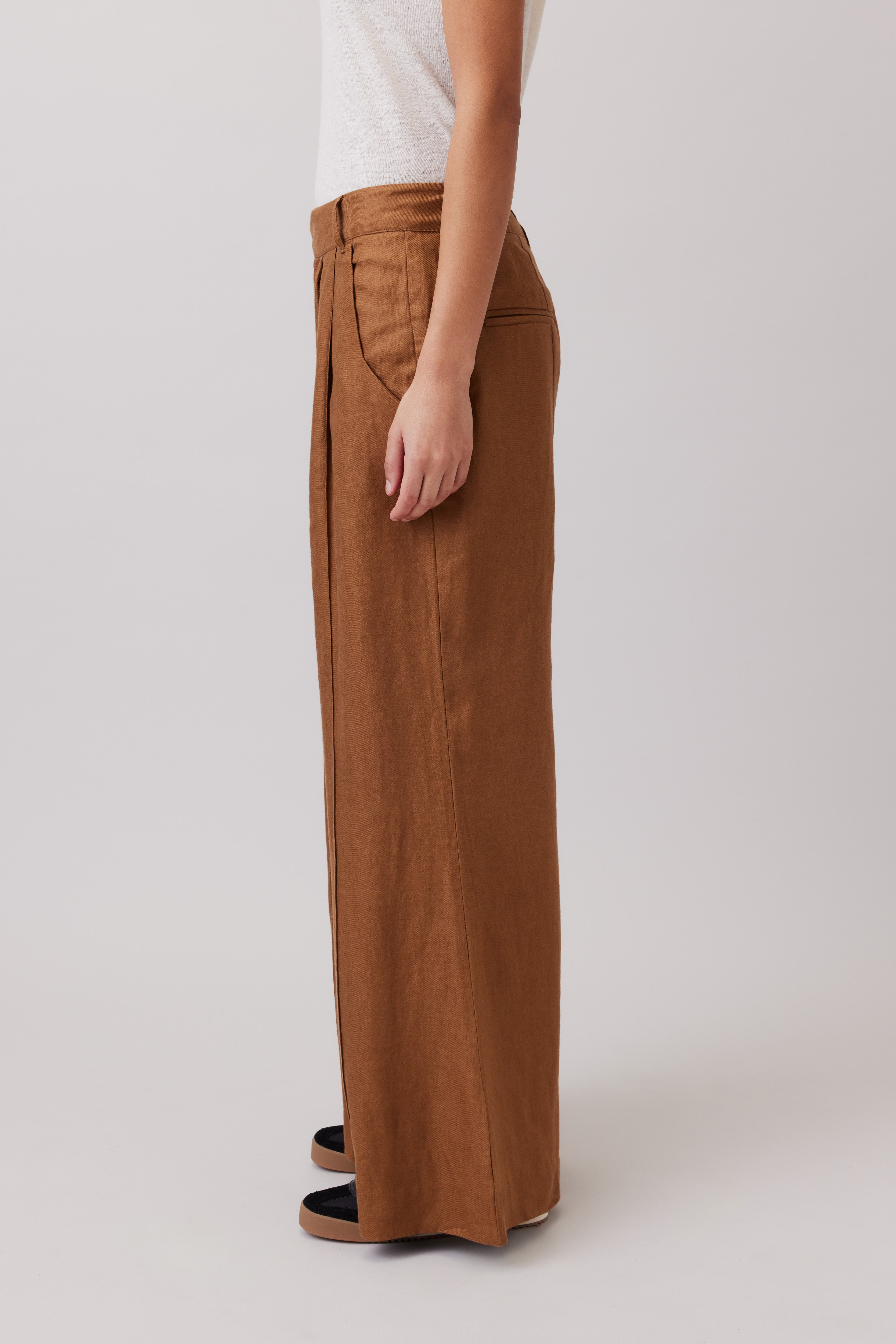 Linen Pants with Crease